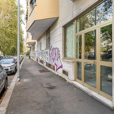 Colombo Penthouse Wi Fi Netflix Ac Hotel Rome Exterior photo